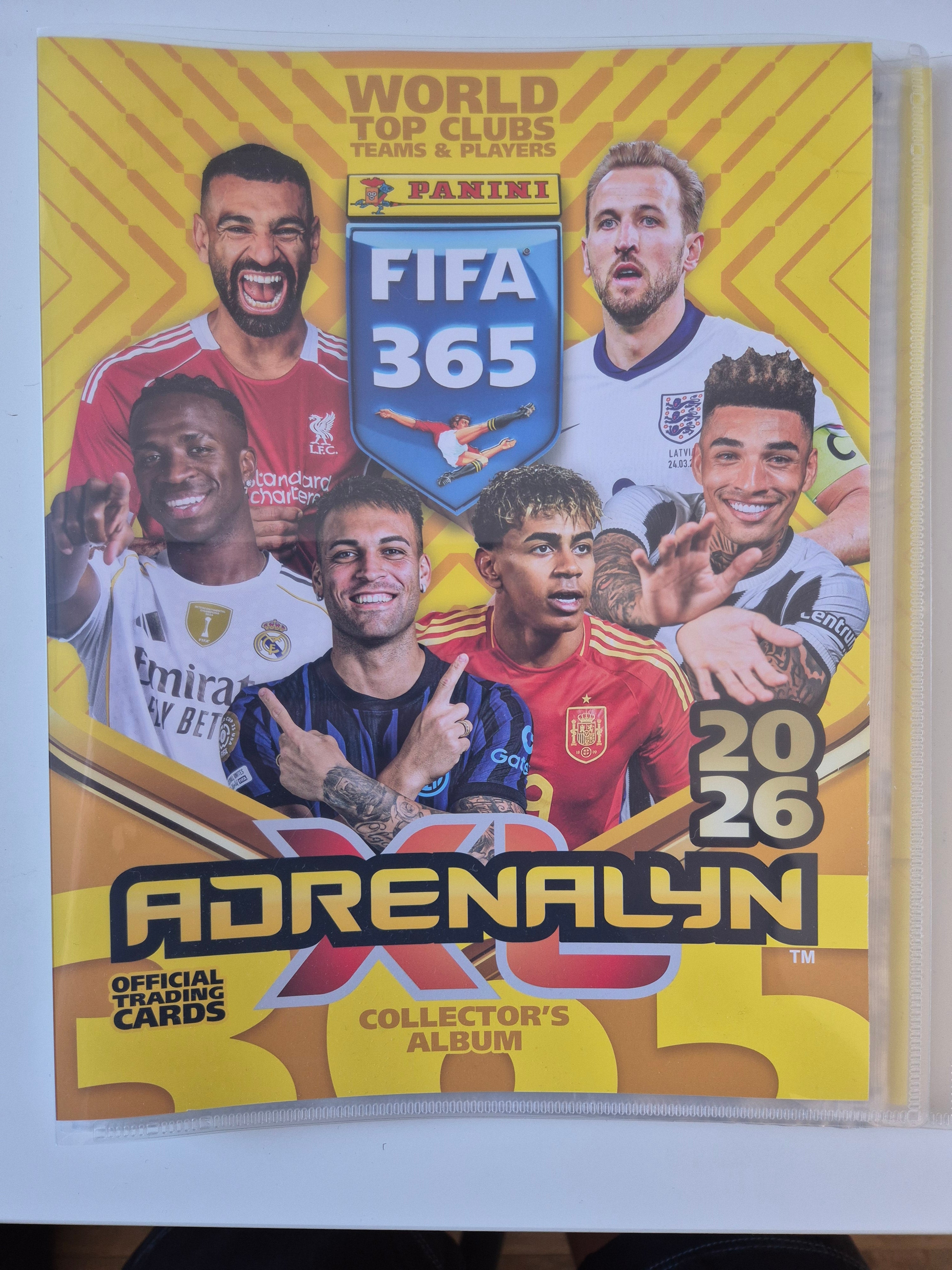 Gratis verzamelmap Adrenalyn 365 - 2026